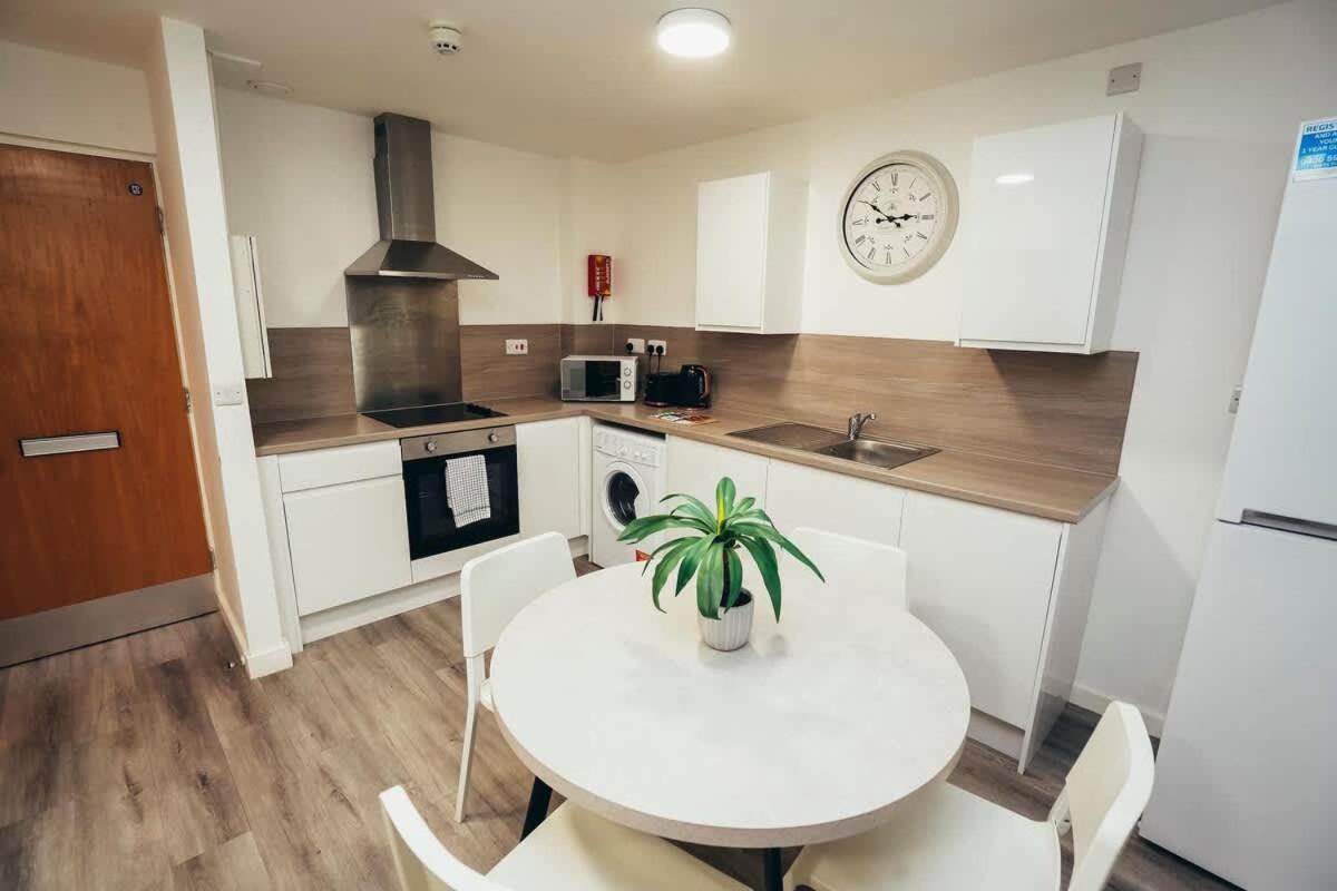 2Br City Centre Apt, Self Check In, Wifi, By Derbnb Sheffield Exterior photo